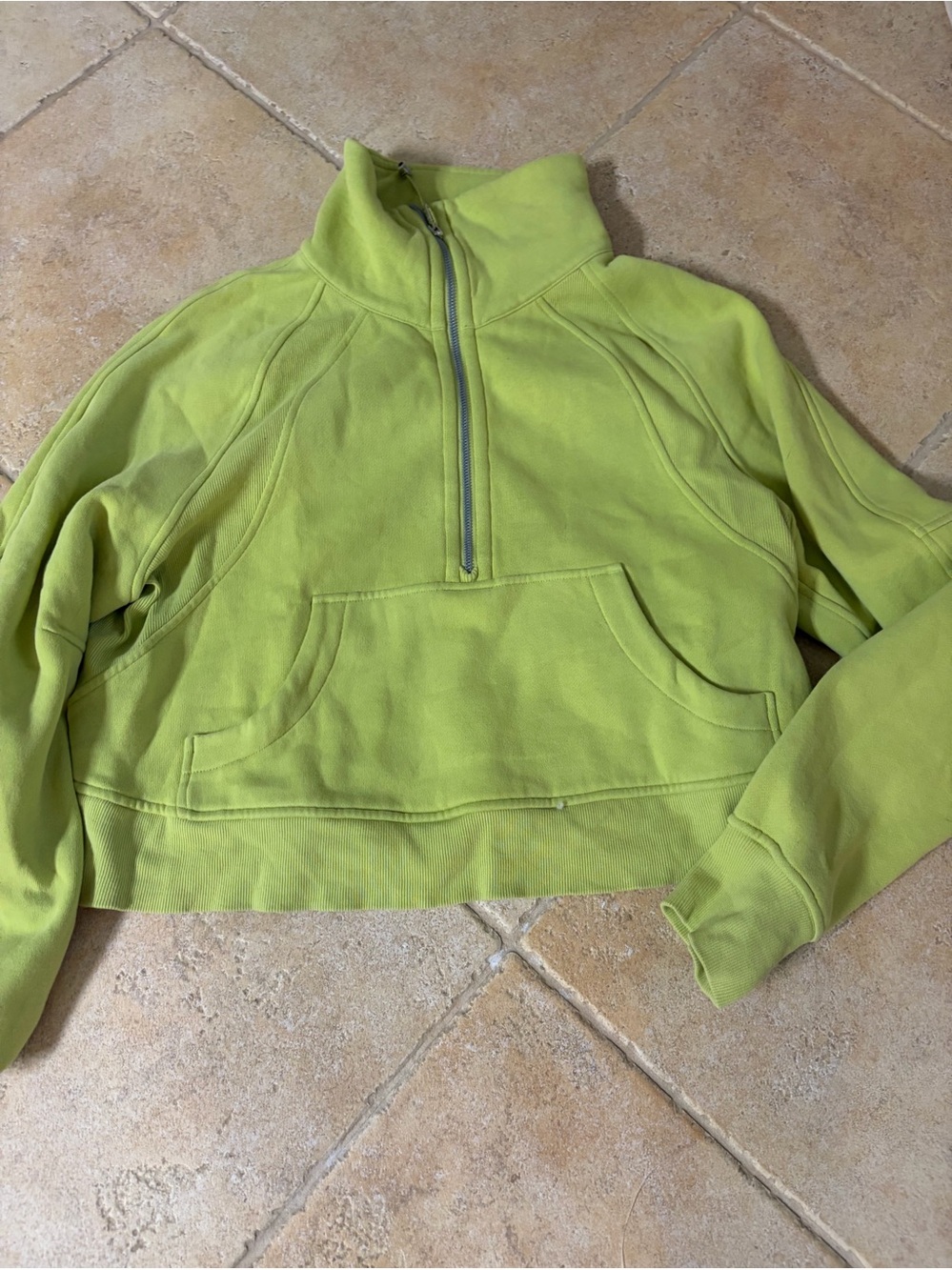 Lululemon Women’s cropped Half-Zip -wasabi green.